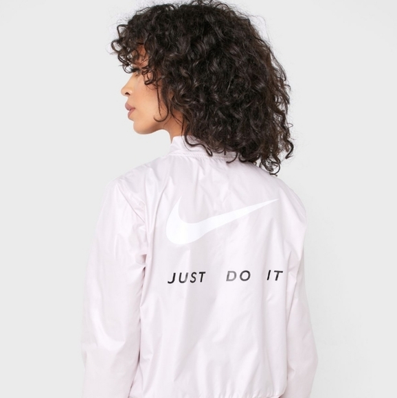 ❤ NIKE Swoosh Running Reflective Bomber Jacket - Picture 4 of 11